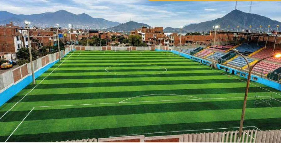 Estadio Chancas de Andahuaylas con tribuna techada